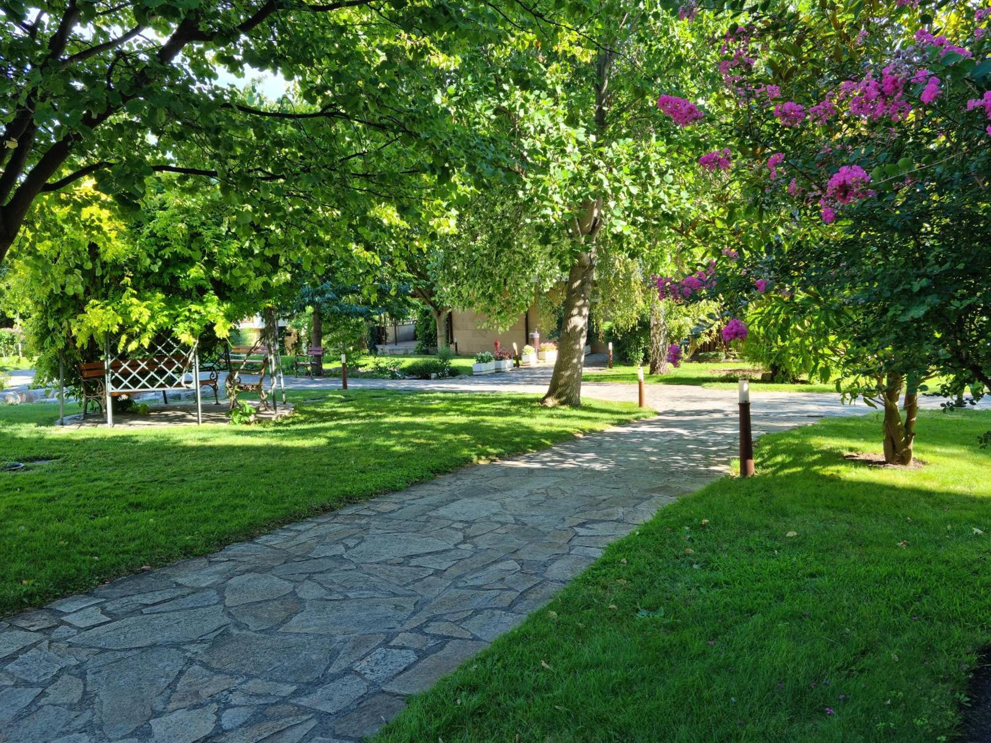 Апартамент Ния, Райска Градина / Garden Of Eden スヴェティ・ヴラス エクステリア 写真